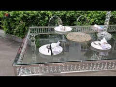 Resin chiavari chair